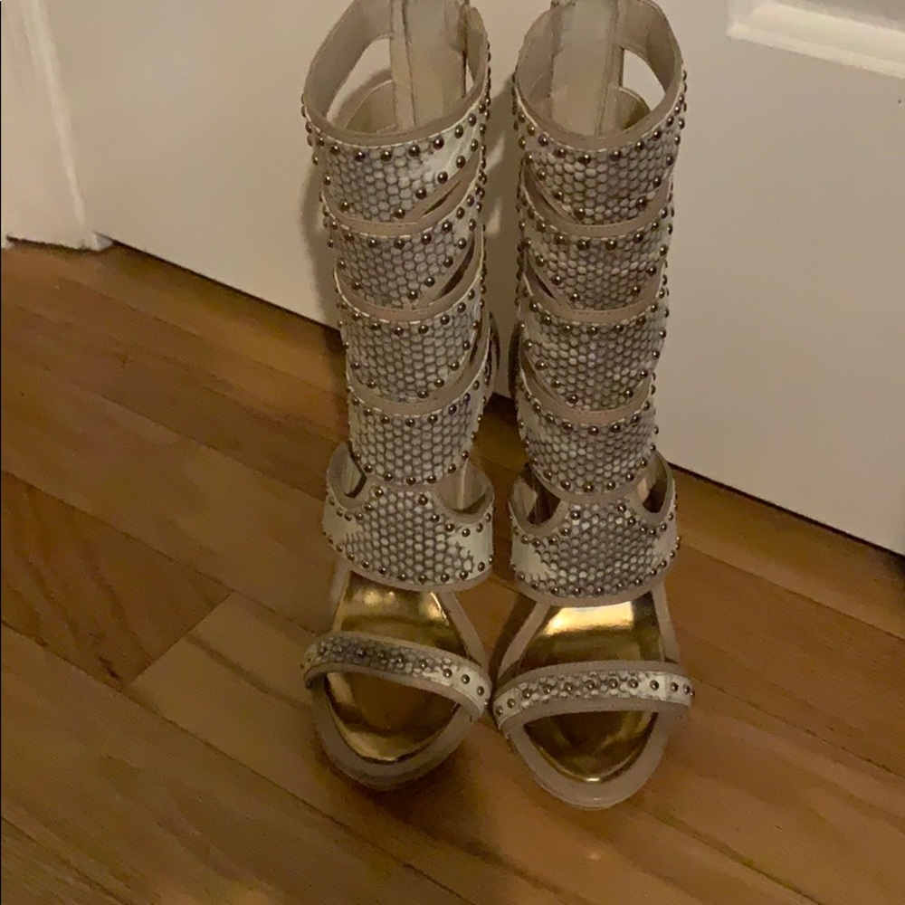 Bcbg Gladiator Pump